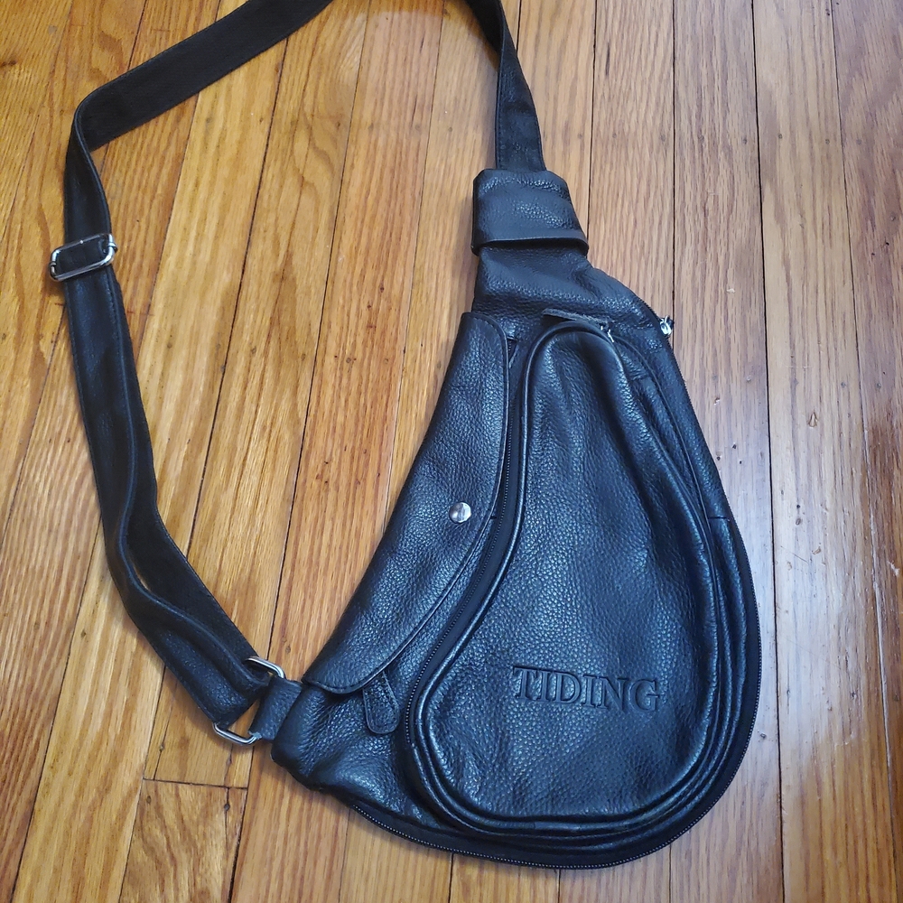 Tiding Sling Single Strap Black Leather Unisex  Bag
